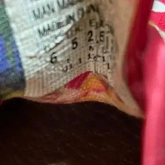 Bob’s Skechers sneakers Toddler shoes Sz 6 Red Polka Dot W/ Rainbow Laces - Picture 5 of 8